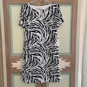 Kelly & Diane | NWT. Zebra print shift dress. Size 10. Rhinestone. B&W